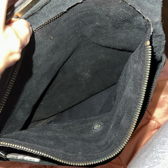 Vintage 60s/70s Walborg black suede leather purse and with brown plastic handle - Picture 6 of 8